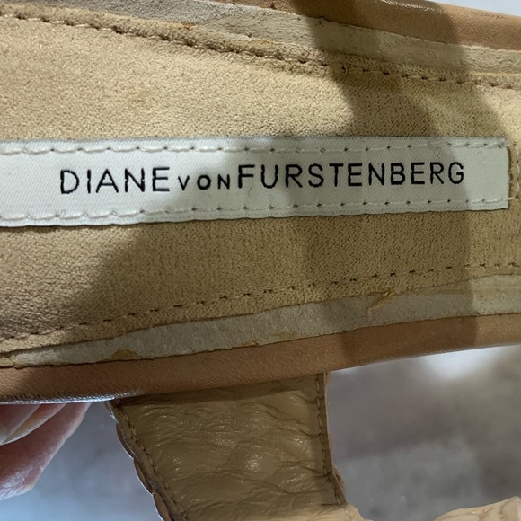 NWOB Diane Von Furstenberg leather woven tan sandals with 4.5” heels size 9 - Picture 7 of 8